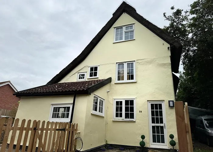 Hedgehog Cottage Cosy Countryside Escape