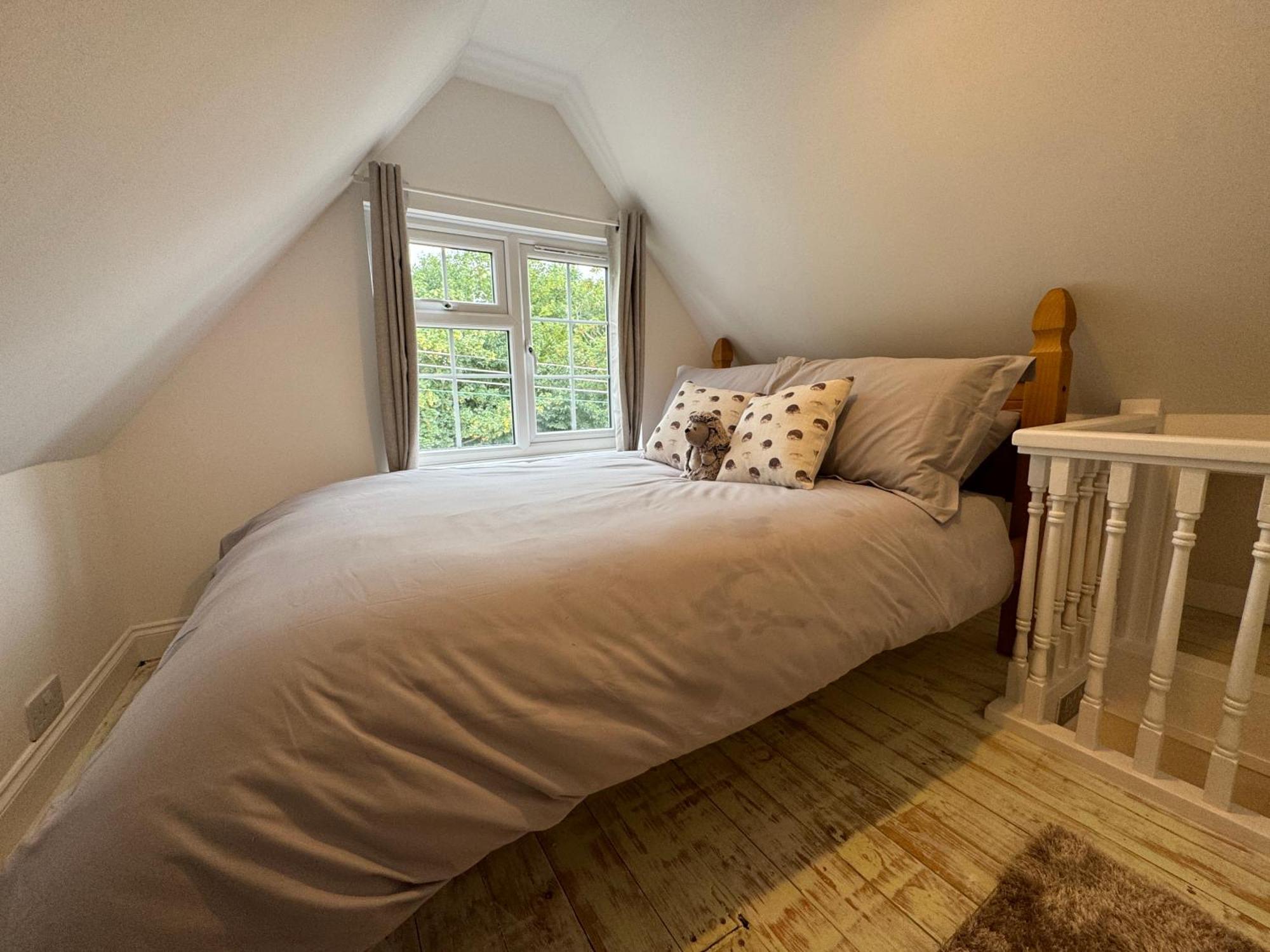 Hedgehog Cosy Countryside Escape Holiday home